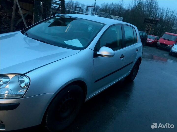 Разбор на запчасти Volkswagen Golf 5