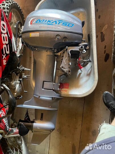 Лодка с мотором