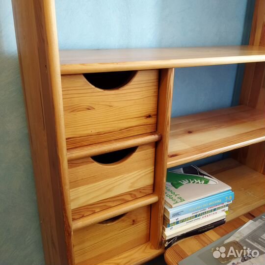 Продам стеллаж и письменный стол