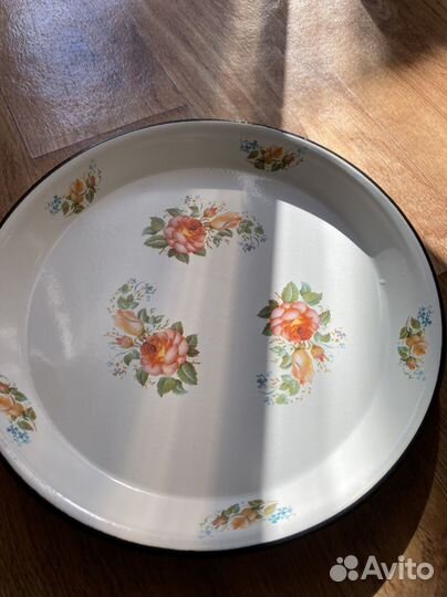 Эмалированное блюдо