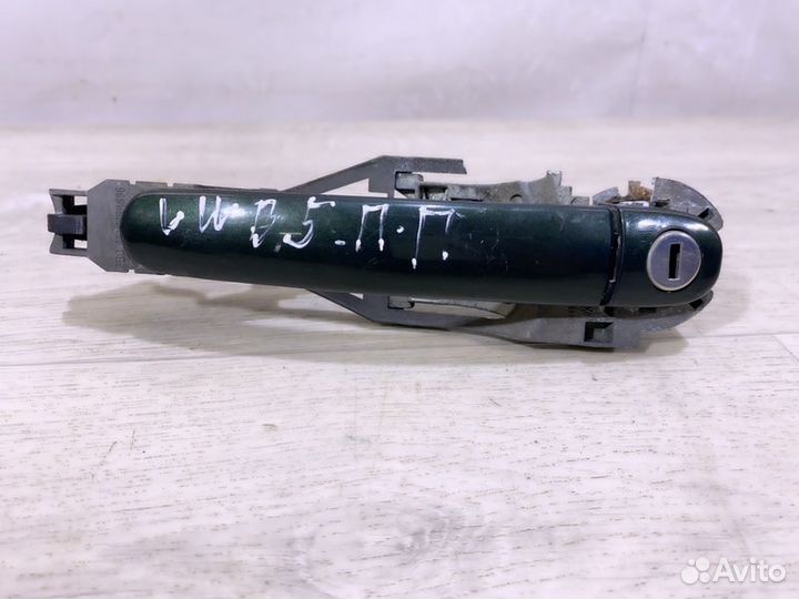 Ручка двери передняя правая Volkswagen Passat B5