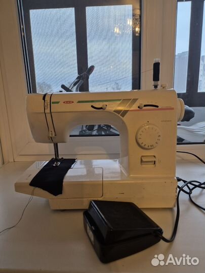 Швейная машина eva
