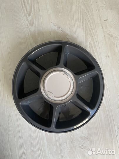 Автоматическая кормушка для собак и кошек