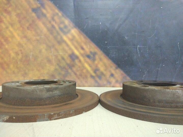 Тормозной диск задний Audi A4 B6 AMB 2001