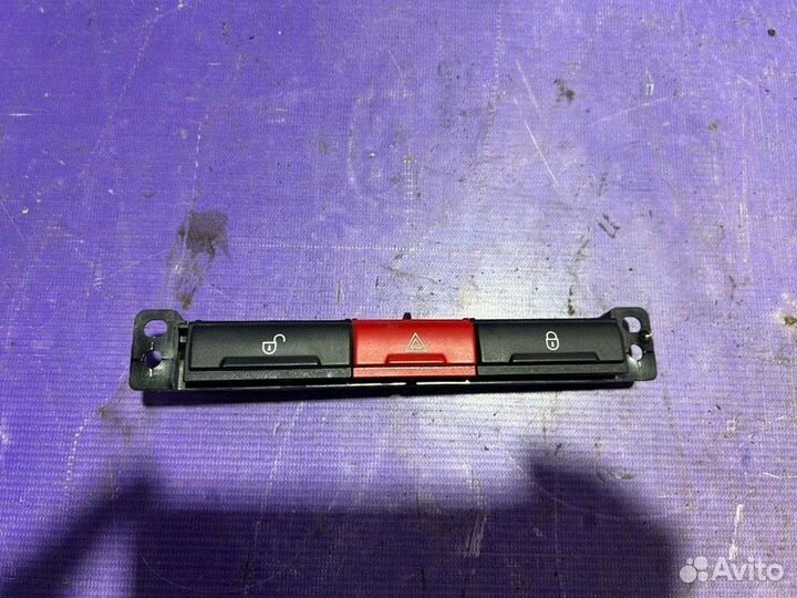 Кнопка аварийки Land Rover Freelander 2 FA/L359
