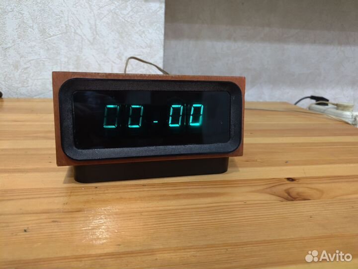 Часы ламповые электроника СССР