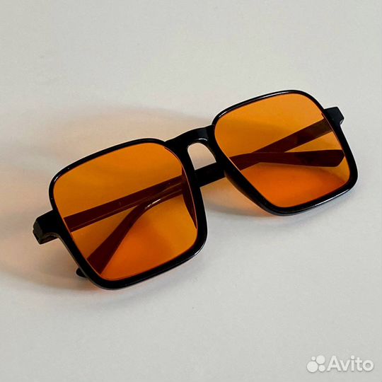 Солнцезащитные очки, новые