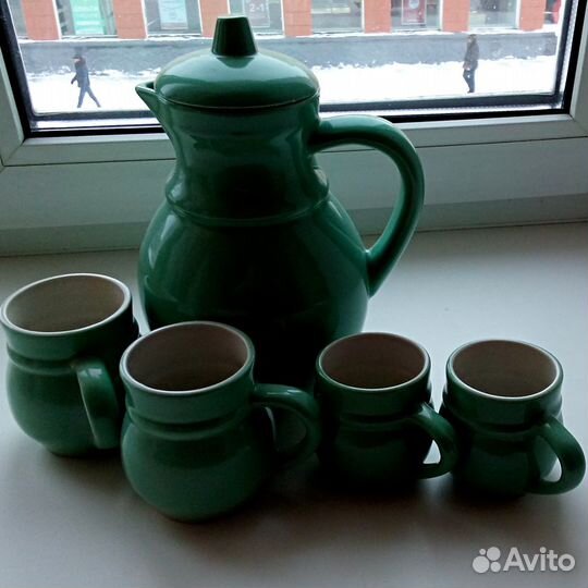 Кувшин керамический с бокалами