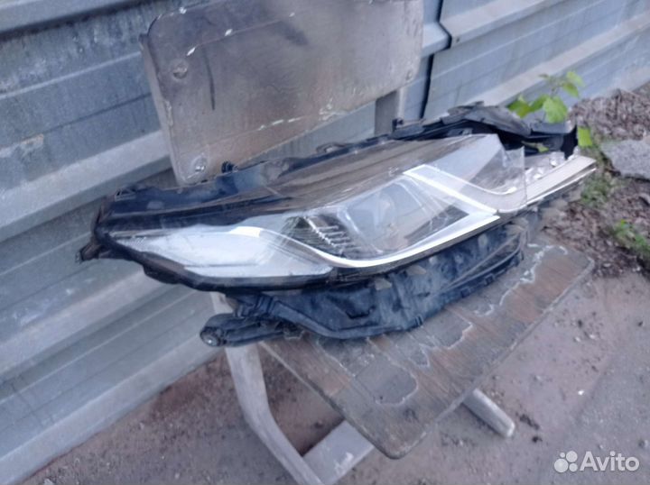 Продам фару на камри 2018