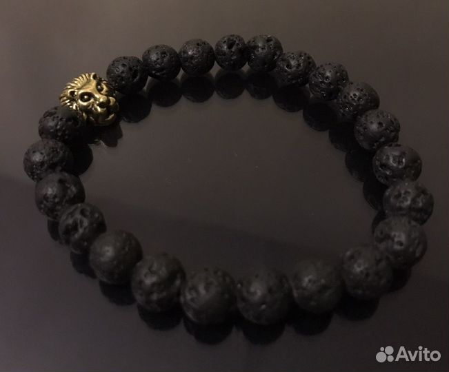 Браслет из натуральных камней -гранат, вулкан.лава