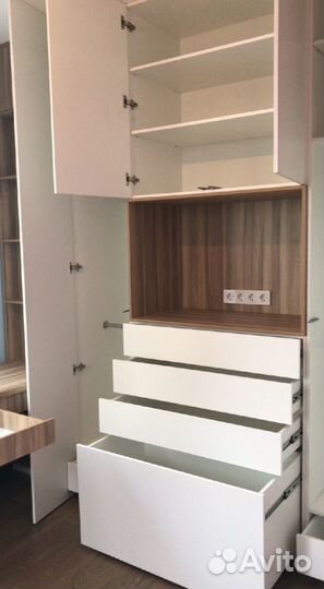 Рабочая зона у окна