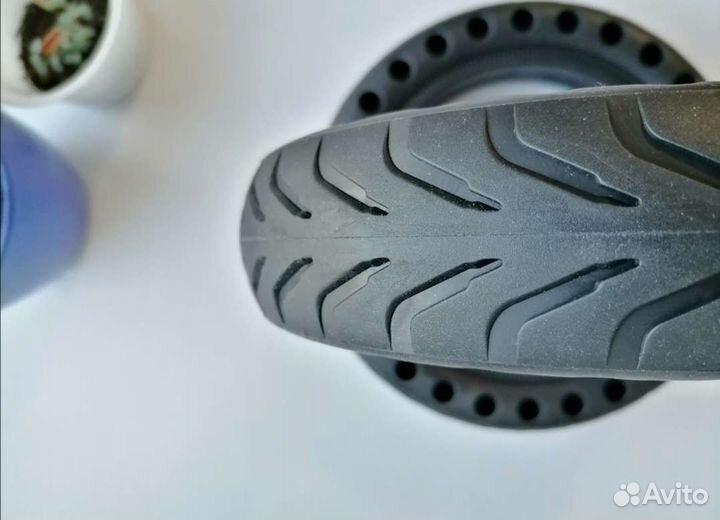 Покрышка безкамерная 8,5*2,0, новая