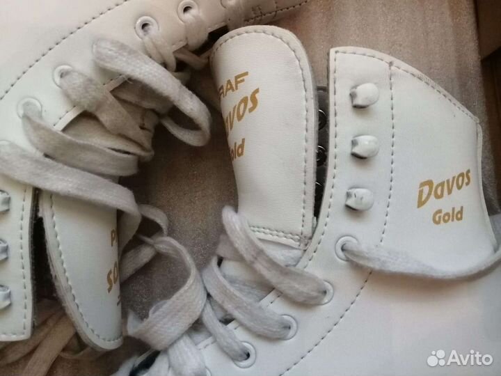 Коньки фигурные graf