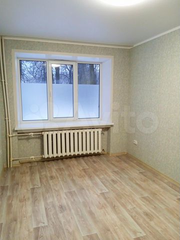 2-к. квартира, 42 м², 1/4 эт.