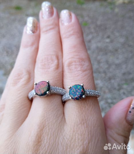 Кольца и серьги с опалами