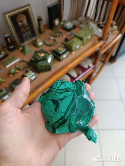 Фигурка из малахита