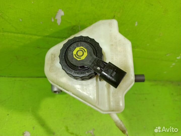 Главный тормозной цилиндр Audi Q7 4L 4.2 BAR 2008