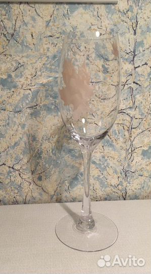 Бутылка и вазы стеклянные