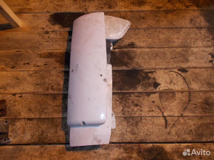 Угол кабины левый мерседес актрос 2003г