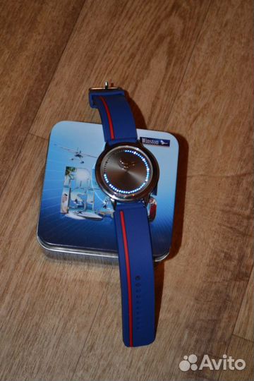 Часы сенсорные Winston