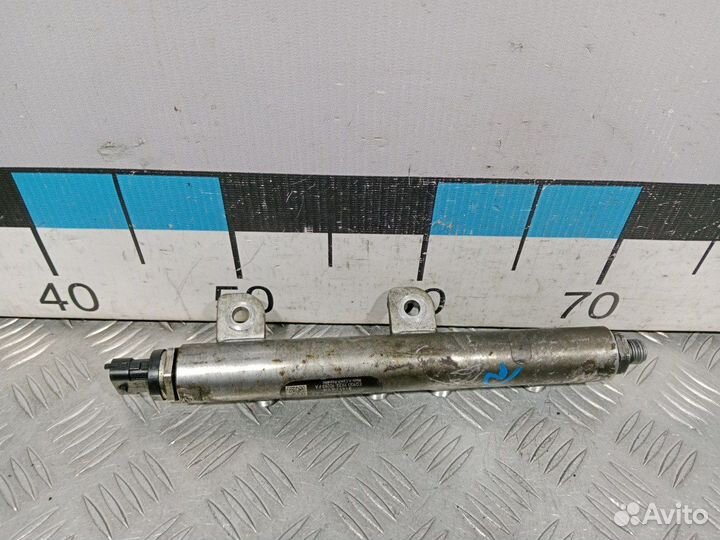 Б/У Рейка топливная (рампа) правая Jaguar L#002