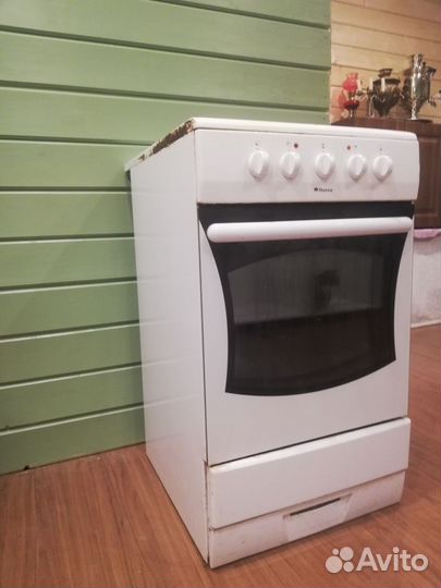 Электрическая плита с духовкой