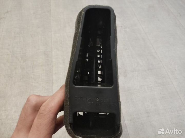 Дефлектор воздушный левый Kia Ceed ED 1.6 G4FC