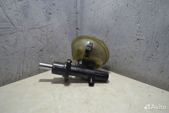 Главный тормозной цилиндр Audi А6 С4