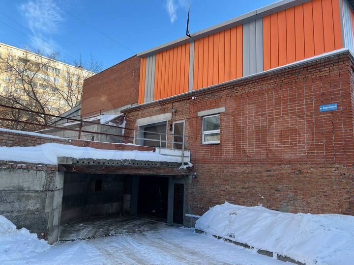 Гараж, > 30 м²