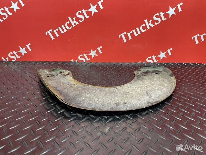 Пыльник тормозного диска левый камаз 5490