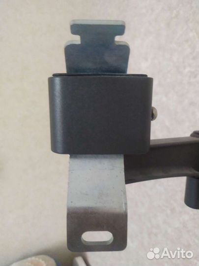 Настенная подставка под телевизор