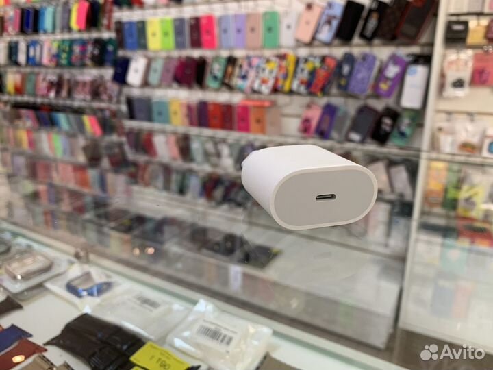 Зарядка на iPhone 20W