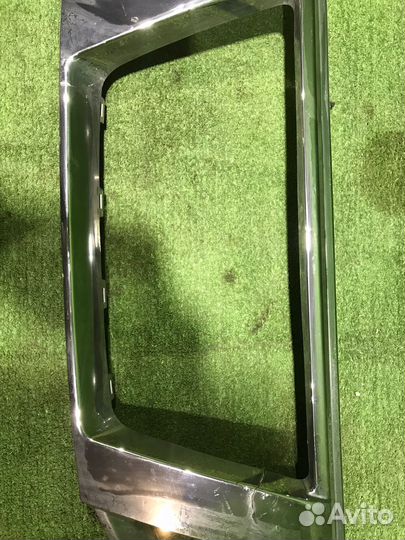 Накладка решетки радиатора Nissan Terrano D10