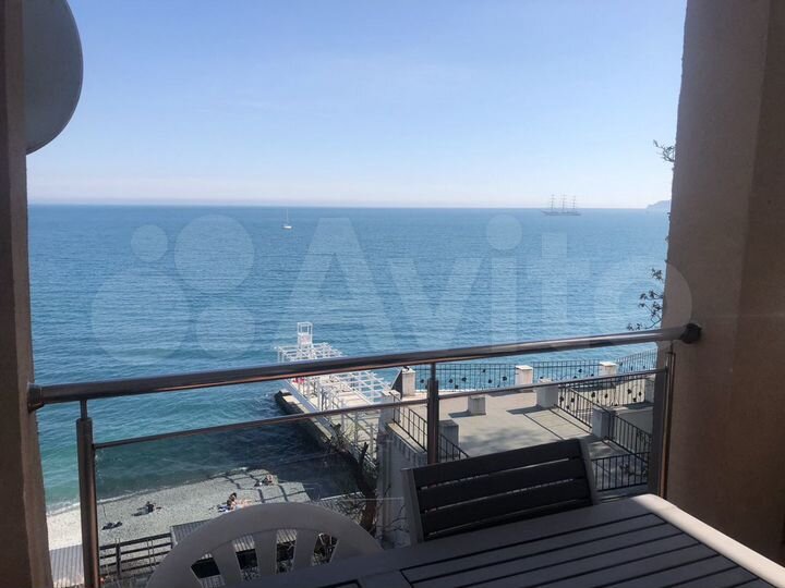 2-к. квартира, 57 м², 2/2 эт.