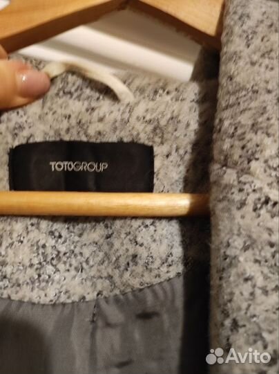 Продам демисезонное пальто