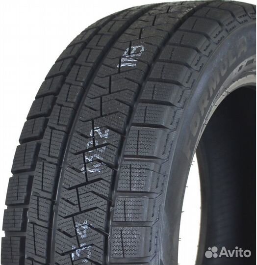 Pirelli Formula Ice FR 215/55 R17 98T