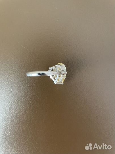 Кольцо бижутерия с крупным цирконом