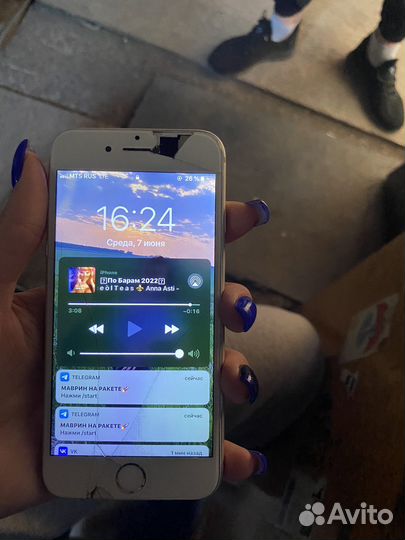 Телефон iPhone 6s