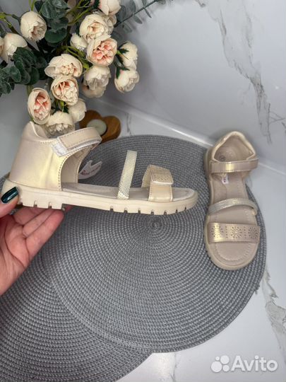 Сандалии для девочки (Новые) 31/32 босоножки