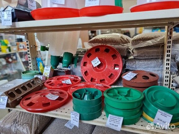 Поилка-кормушка универсальная под бутылку/банку