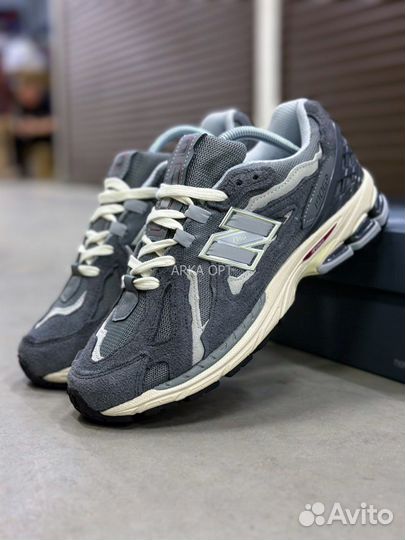 Кроссовки New Balance 1906 осень