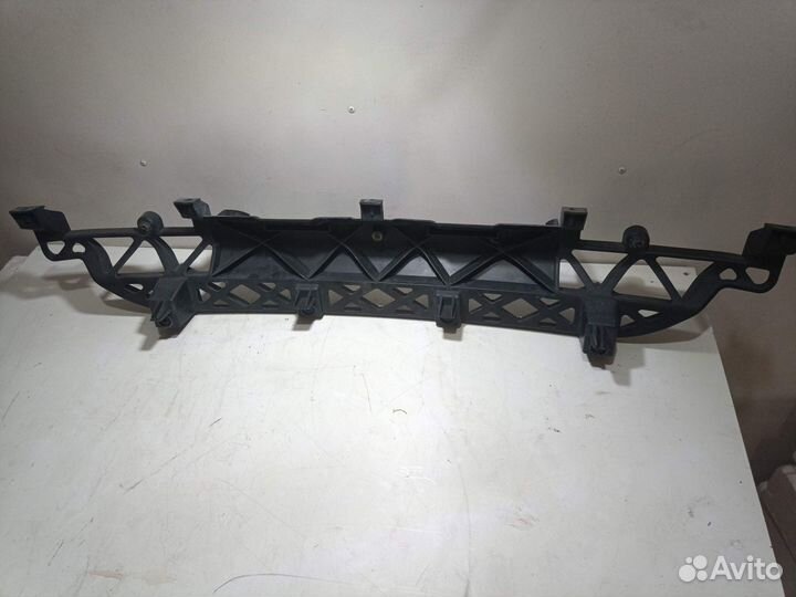 Кронштейн заднего бампера Audi Q7