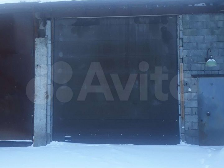 Гараж, > 30 м²