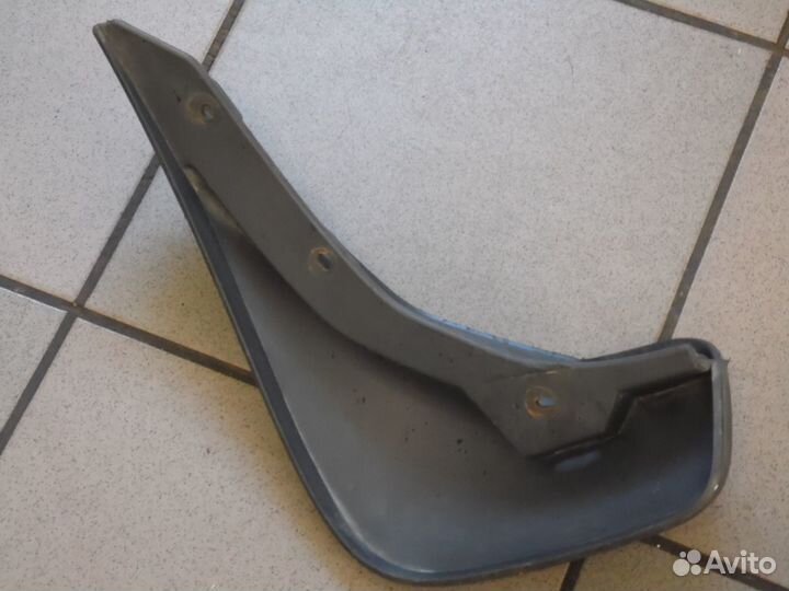 Брызговик задний правый Ленд ровер Фрилендер 1