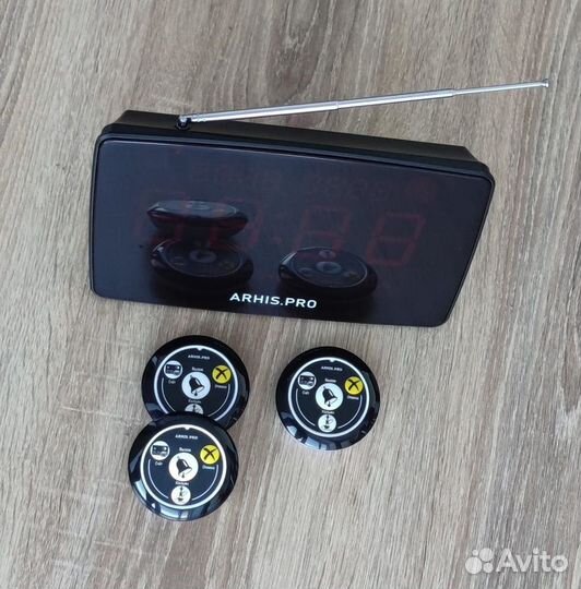 Табло вызова официанта-калянщика и кнопка вызова