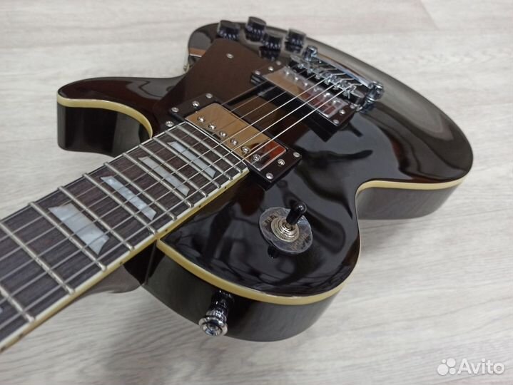 Новая электрогитара Bosstone