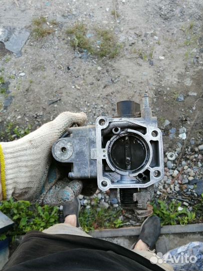 Дроссельная заслонка на Мазду 626 GE