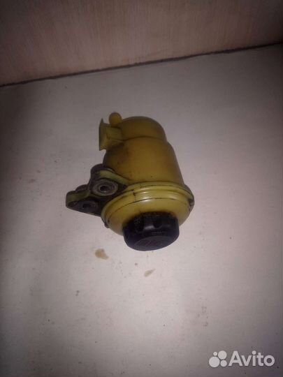 Бачок гур Chevrolet Captiva C100