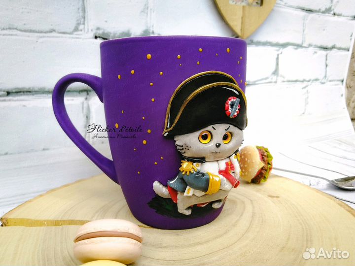 Кружка с декором из полимерной глины. Наполеон