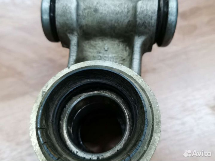 Кулак задний ямаха grizzli 660 2002 год